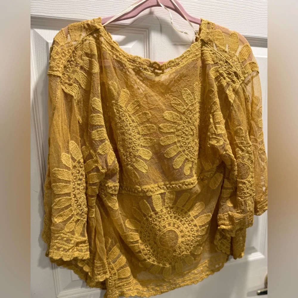 Umgee Mustard Yellow Lace Boho Blouse | NWT | Size Small | Crochet Floral Top - Picture 8 of 10